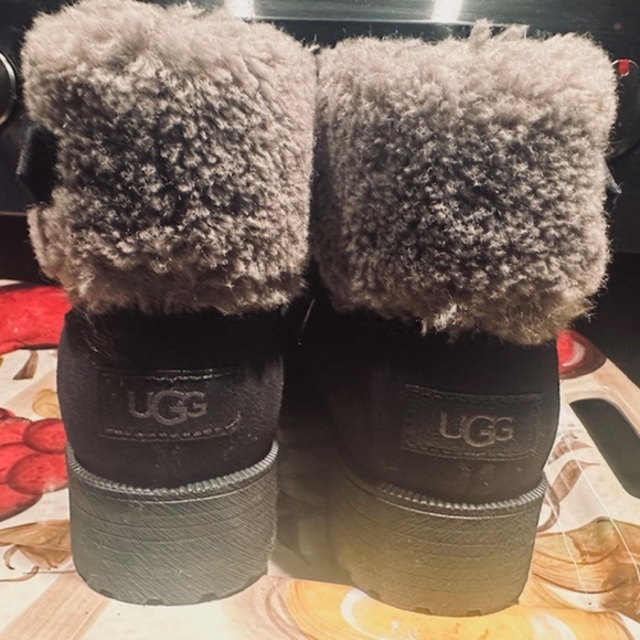 BRAND NEW NEVER USED UGG Fur Trim Boots (Booties) 9.5 US - Picture 5 of 13